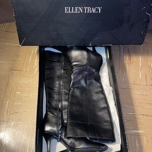 Black heeled boots
